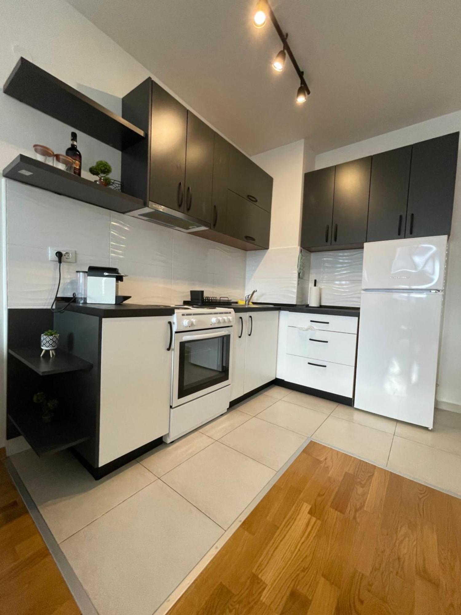 Urban Side Apartments Скопие Екстериор снимка